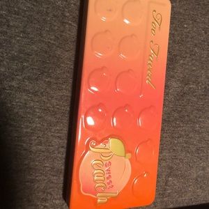 Too Faced Peach palette